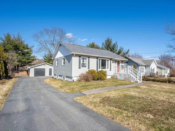 21 Walker St, Dartmouth, NS B2X 1B2