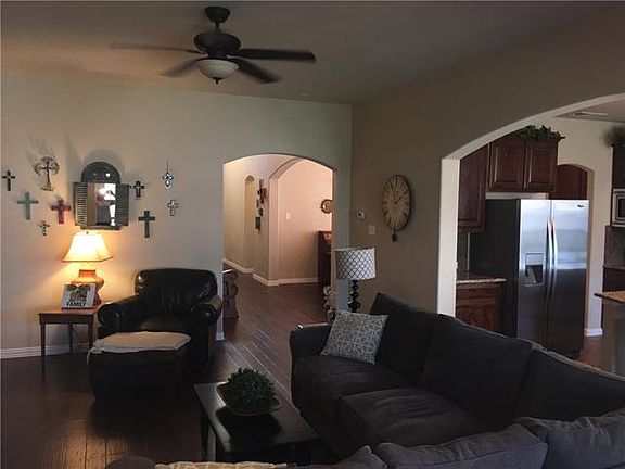 4th image of 225 Florence Dr