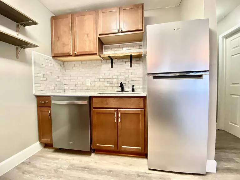 782 Hillview Dr — Photo 13