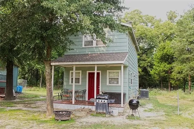3 bed, 896 sqft, $1,500 — Photo 3