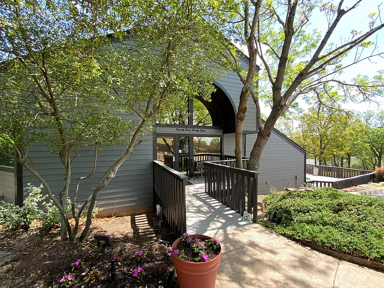 Pepper Tree Condominiums — Photo 8