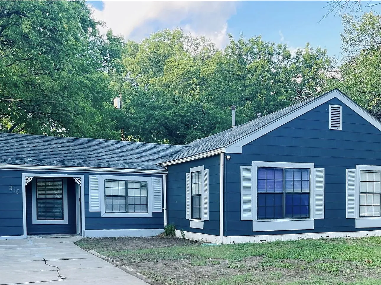 3 bed, 2.0 bath, 1300 sqft, $1,139 — Photo 3