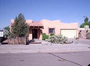 726 Lariat Dr, Las Cruces, NM 88011