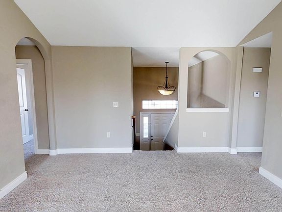 3rd image of 2805 Oakwood Dr