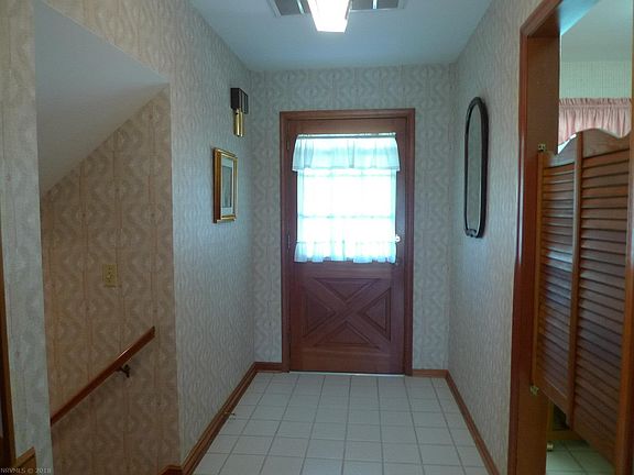 2nd image of 118 McConnell Ave