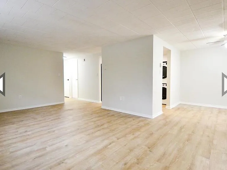 Robin Hood Apartments — Photo 30