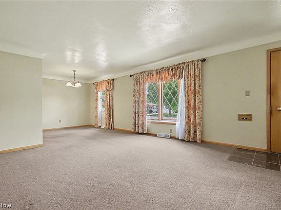 5th image of 11905 Ronald Dr