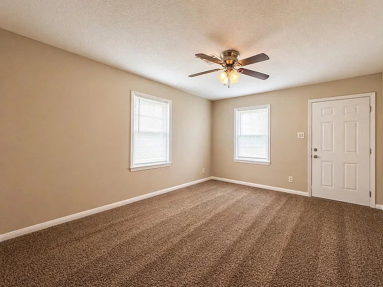 8069 Juliabora St — Photo 3