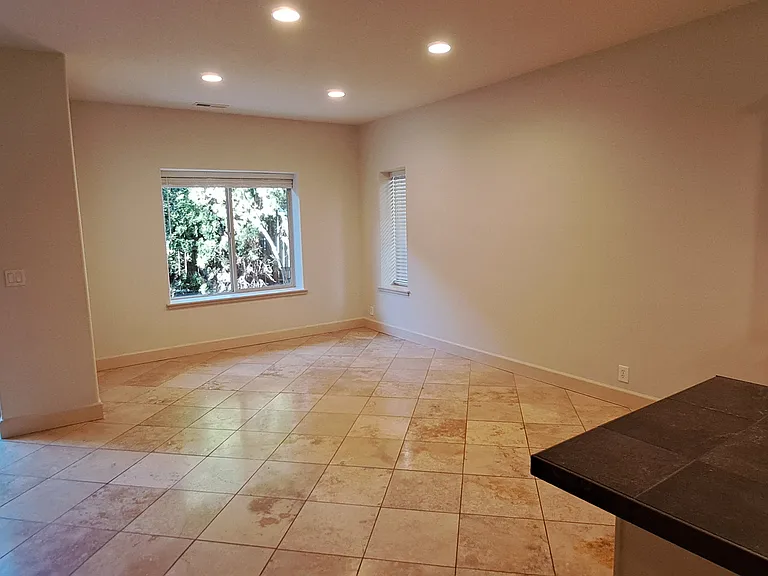 31347 NW Hillcrest St — Photo 4