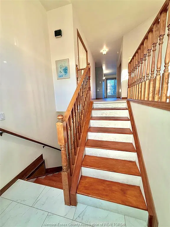 5 bed, $3,195 — Photo 3