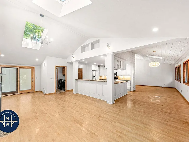 15685 Brojan Dr — Photo 12