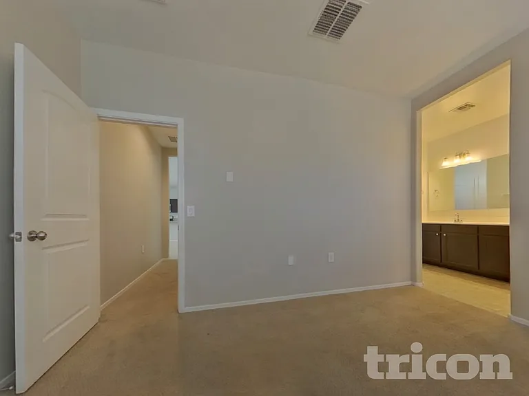 31026 W Earll Dr — Photo 8
