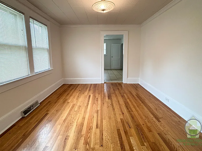 106 Princeton Ave — Photo 4
