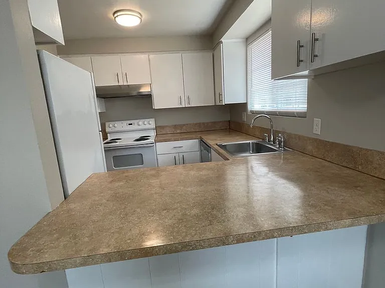 Albany Meadows Apartments — Photo 9