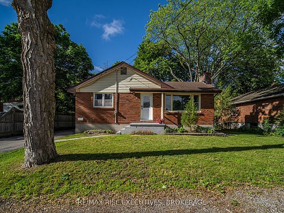 3rd image of 7 Benjamin St
