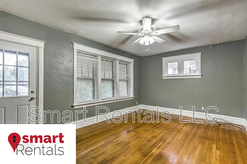 2 bed, 1.0 bath, 750 sqft, $899 — Photo 2
