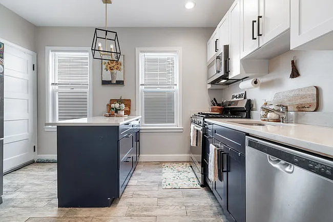24 Buttonwood St #1 — Photo 9