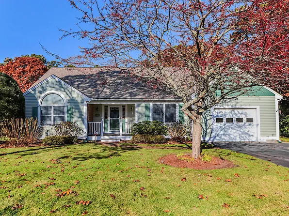 22 Weather Crescent, Mashpee, MA 02649