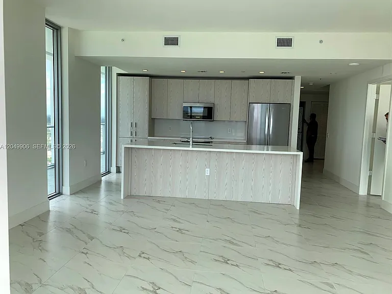 2000 W Metropica Way #1603 — Photo 5