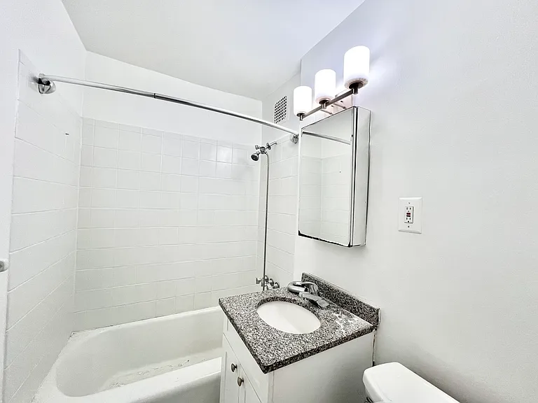 2752 Homecrest Ave #408 — Photo 9