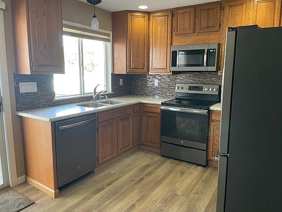 5th image of 4091 Vineyard Ave