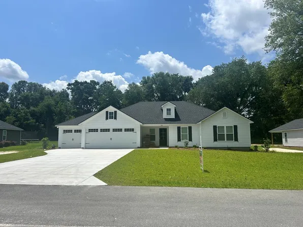 28 Lancer Ln, Ray City, GA 31645