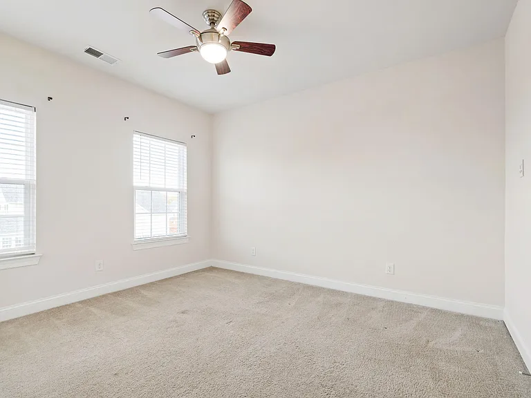 2707 Abruzzo Dr — Photo 34