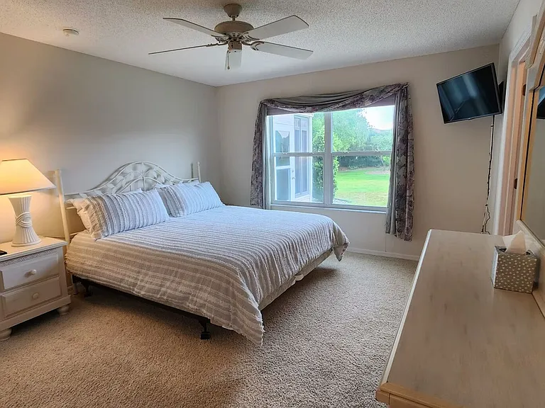 916 Eastmont Ct — Photo 18