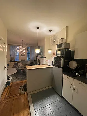 Rented by Weinstein Realty Group | media 18