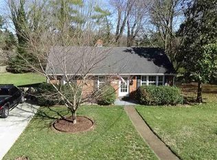 1216 Sherwood Rd, Charlottesville, VA 22903