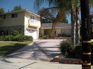 24018 Calvert St, Woodland Hills, CA 91367