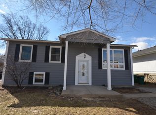 911 Hillwood Cir, Round Lake Beach, IL 60073