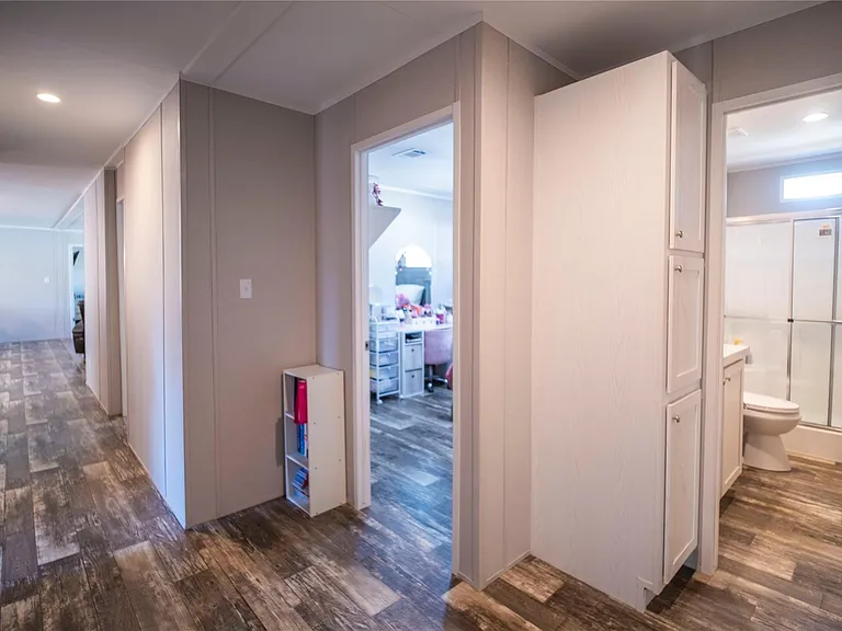 5402 Five Oaks Dr — Photo 20