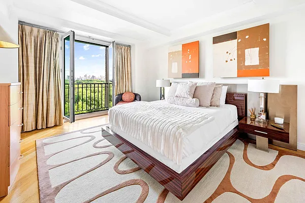 Rented by Sotheby's International Realty | media 12