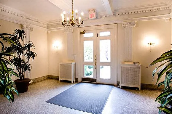 The Biltmore Apartments — Photo 6