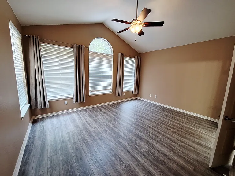 2122 Wheaton Trl — Photo 20