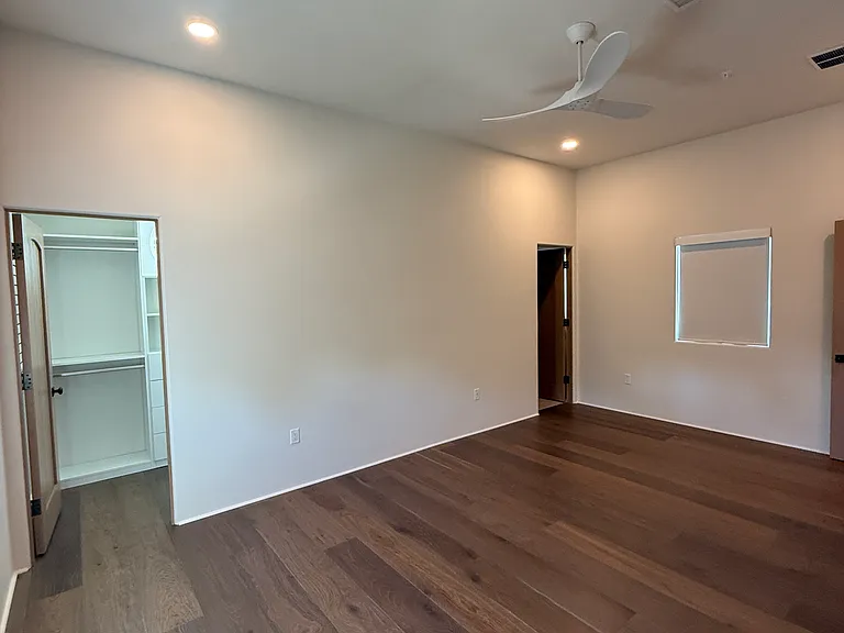 301 W Comstock Ave #3 — Photo 13