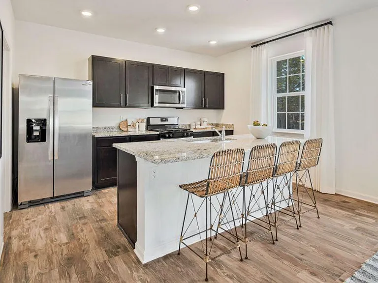 1410 N Marston St — Photo 44