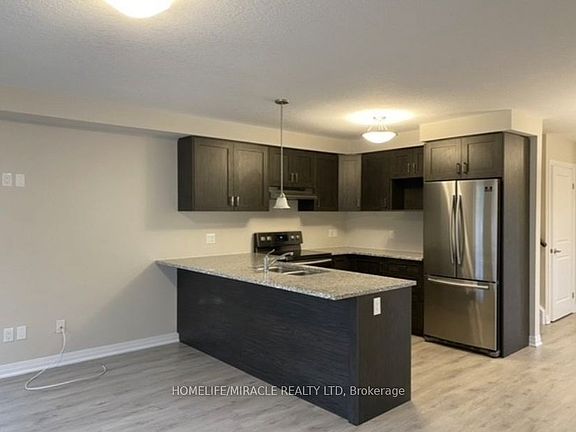 4th image of 206 Sedgewood St