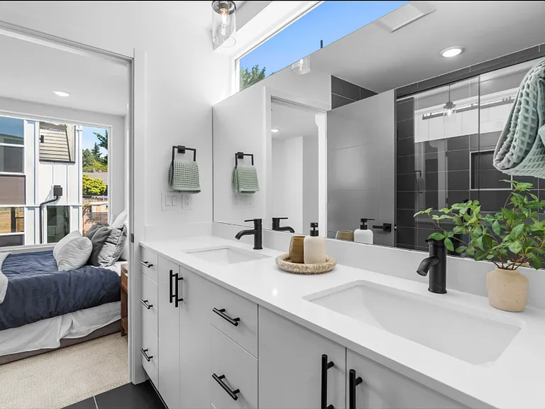 3510 NE 125th St — Photo 30