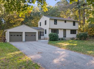 41 Searle St, Georgetown, MA 01833