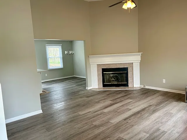 3 bed, 1354 sqft, $2,300 — Photo 2
