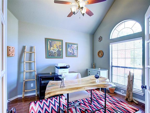 2nd image of 10966 Castle Oak Ln