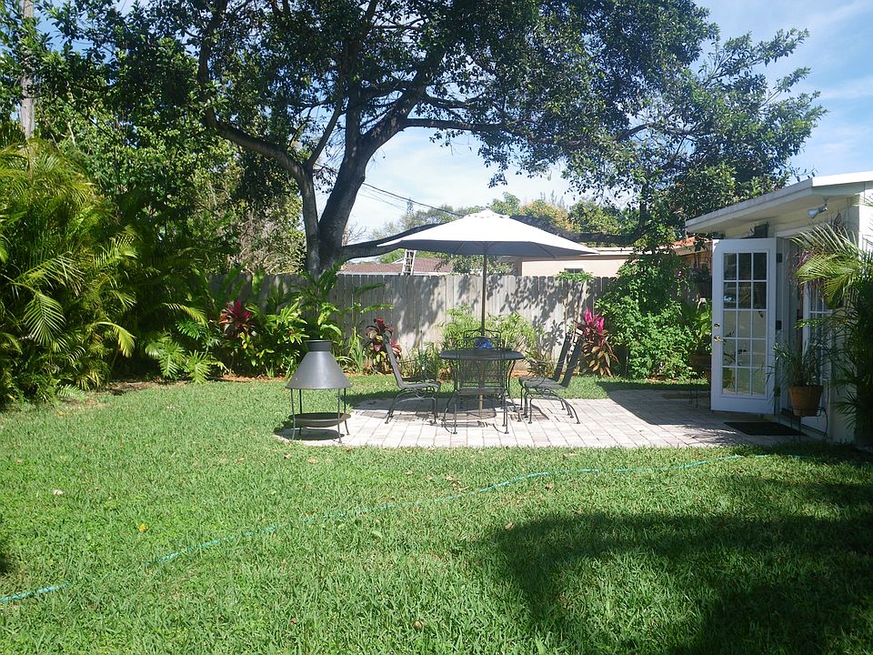 2nd image of 3720 SW 60th Pl