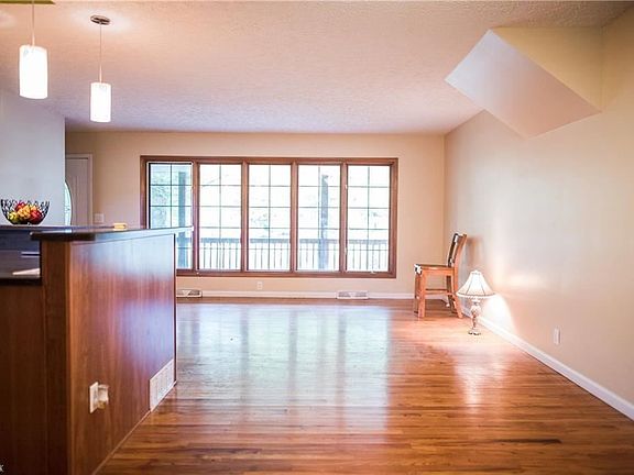 4th image of 8414 Kirkwood Dr