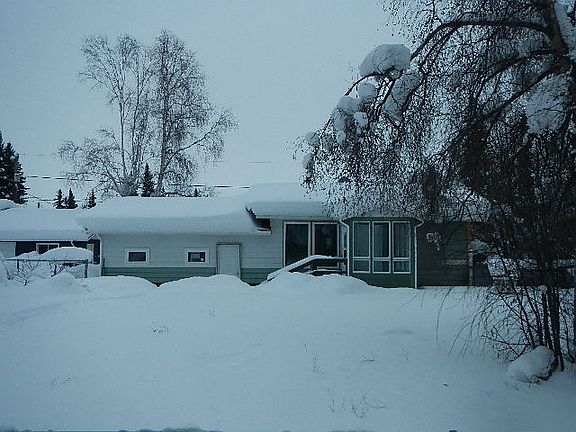 4th image of 1913 Carr Ave