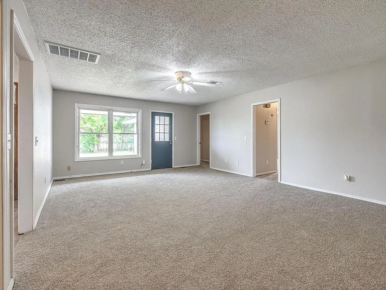 523 N Robin Way — Photo 7