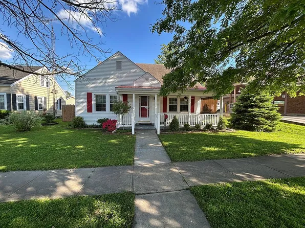 913 Beech St, Marshall, IL 62441