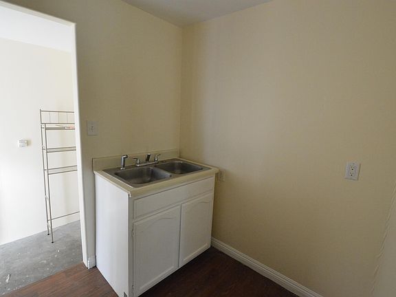 5th image of 3128 Minnesota St