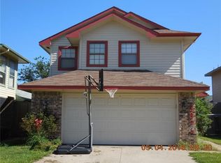 3823 Clover Hill Ln, Carrollton, TX 75007